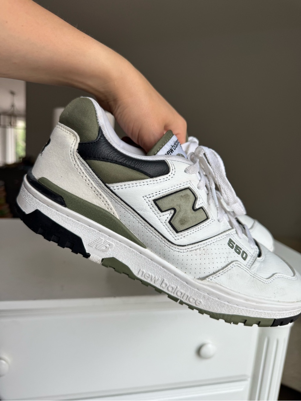 NEW BALANCE 550 WHITE & OLIVE SNEAKERS — SIZE 11.5